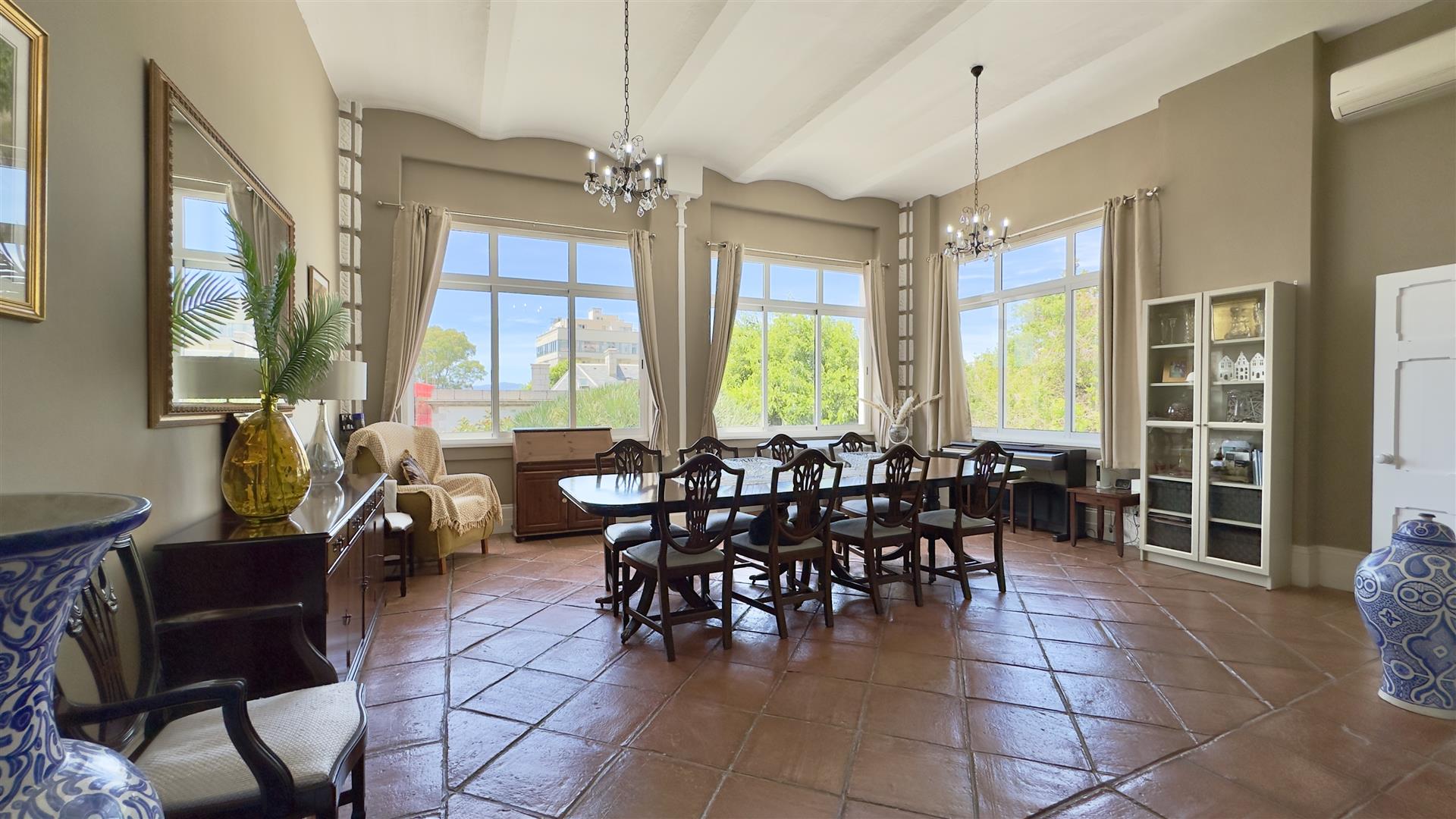 Image of Apartment - 3 Bedrooms - 1 Bathrooms for Sale in Town Area-Gibraltar, Image 2